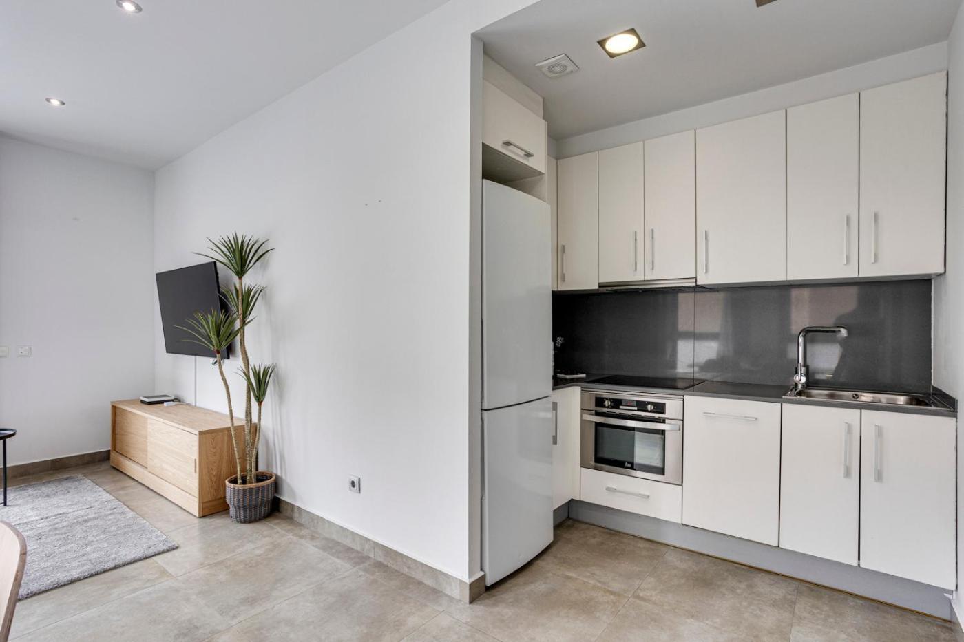 Urban Flats Vallirana Барселона Екстер'єр фото